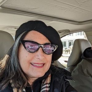 Meet your Posher, Marcela